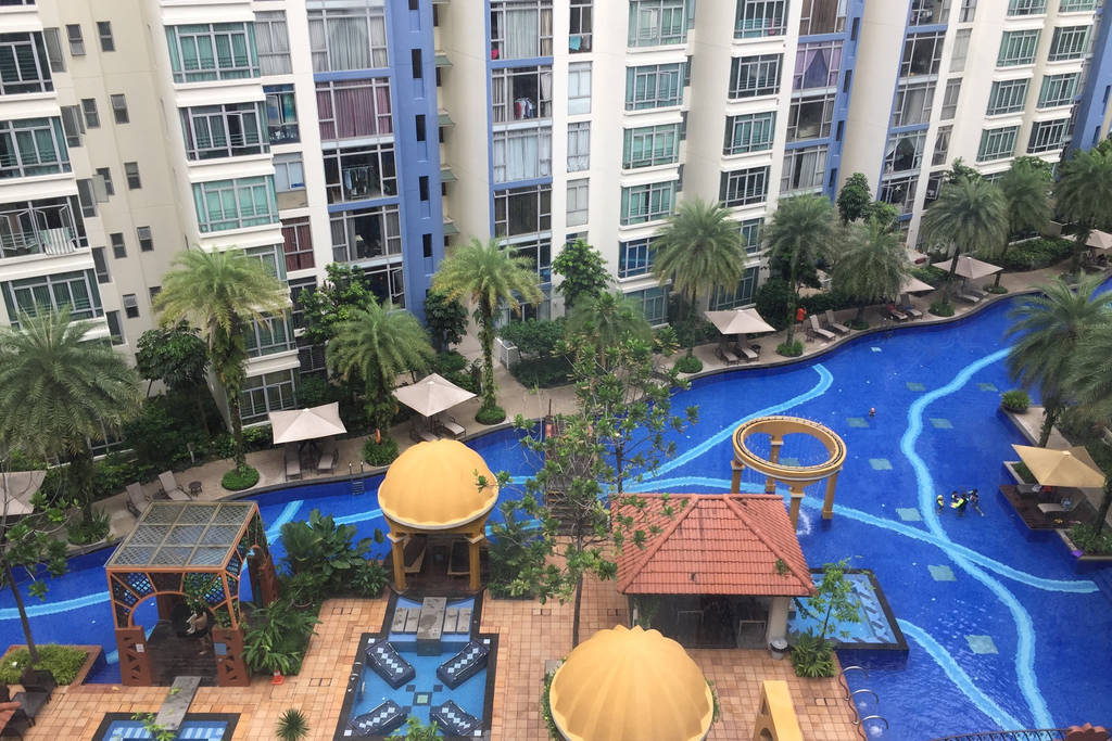 The Lakeshore is a 99-years leasehold development in District 22, close to Lakeside MRT Station