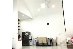 Rumah di Sunrise Garden , Uk.10x15 , Siap Huni , Semi Furnish , SHM , Jakarta Barat