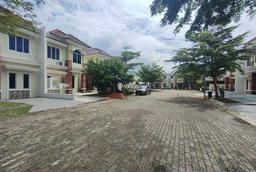 RUMAH CANTIQ DI GOLDEN CITY RESIDENCE BENGKONG, 2LANTAI SIAP HUNI