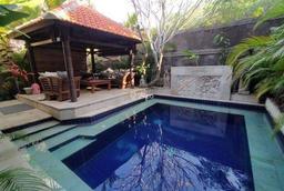 Dijual Villa 2 Lt Dg Swimming Pool Akses Bagus di Jimbaran