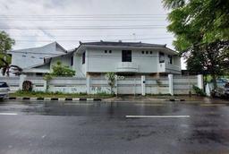 Rumah Mewah 10 Kamar Tidur Dekat Balai Kota Jogja