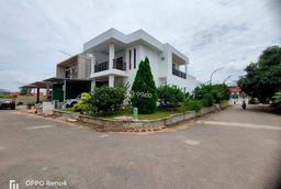 BEVERLY PARK, RUMAH CANTIQ HOOK 2LANTAI SIAP HUNI LOKASI BATAM CENTER 