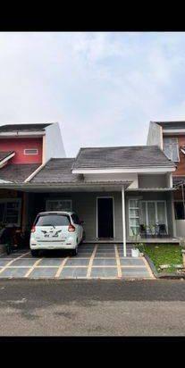 Dijual rumah cantik di Grand wisata Bekasi 