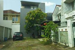 RUMAH DI TAMAN SURYA JAKARTA BARAT