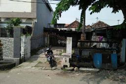 Rumah hitung tanah di Petemon