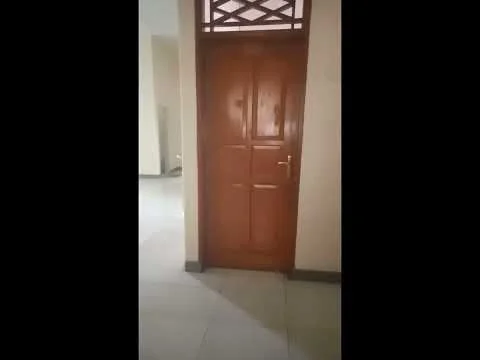 Jarang ada. Kost'an bergaya villa Jarang ada. Kost'an bergaya villa