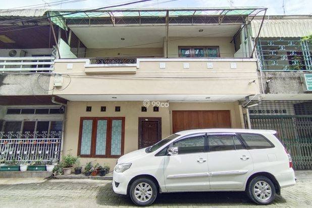 Villa di Jalan Raden Saleh Dalam