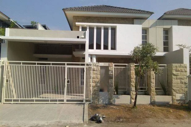 Rumah Full Bangunan Puri Surya Jaya Valencia Spring