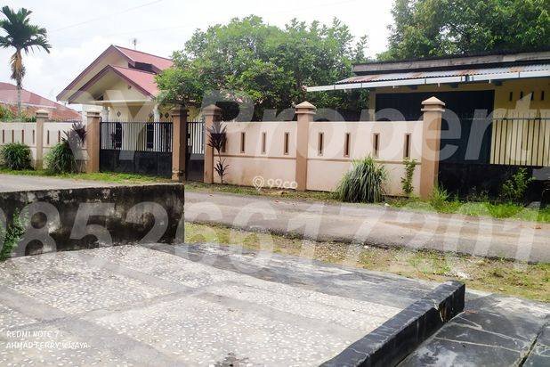 Jual Cepat Luas Bangunan 192 m2 dan Luas Tanah 842 m2 (8,4 tbk