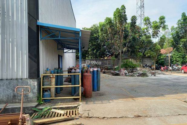 Di jual gudang plus kantor di Jalan Raya setu dekat tol