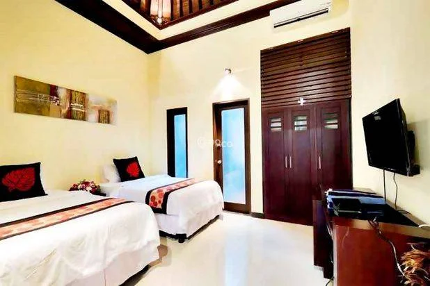 VILLA UNIK DENGAN PRIVATE POOL DI SEMINYAK LONG LEASE