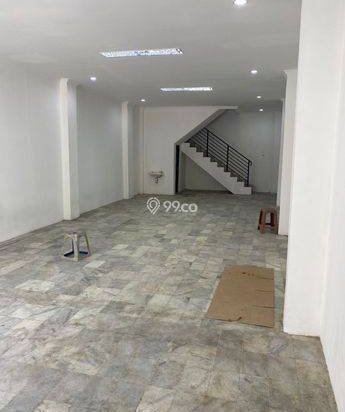Ruko 4 lantai, lebar muka 5,2 meter, panjang 16 meter, lot parking bisa 4-6 mobil, pinggir jalan utama Dewi Sartika, cocok untuk kantor Ruko di Dewi Sartika 