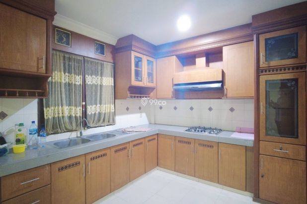 Villa di Jalan Raden Saleh Dalam