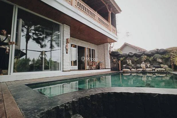   VILLA FULL FURNISHED HARGA MIRING VIEW SAWAH DI GIANYAR