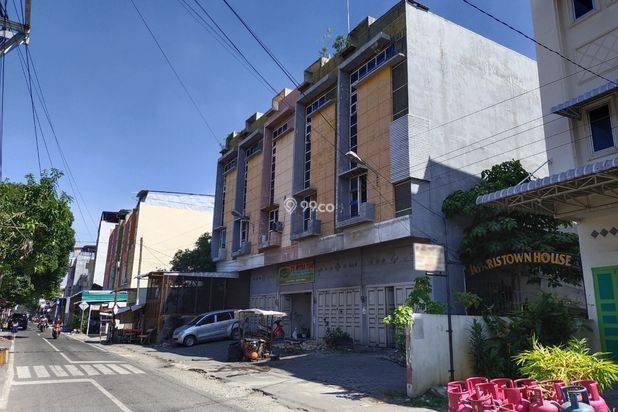 Ruko di Jl. Japaris / Rahmadysah ( Komp Japaris Town House )