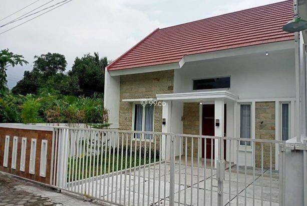 7 Menit Ke Rsud Sleman, Rumah Cantik Ini Hanya 300 Jutaan 