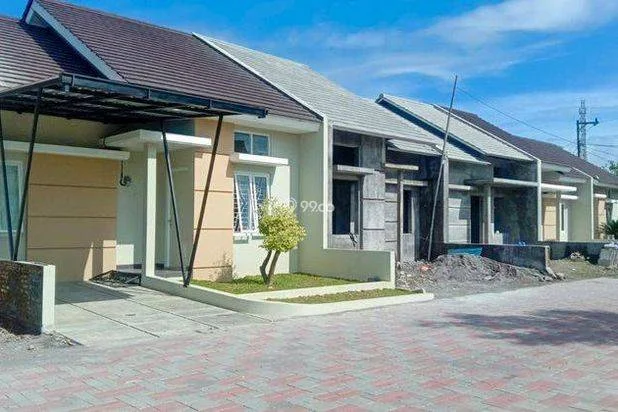 RUMAH SIAP HUNI MURAH FREE SEMUA BIAYA DI PLUNENG
