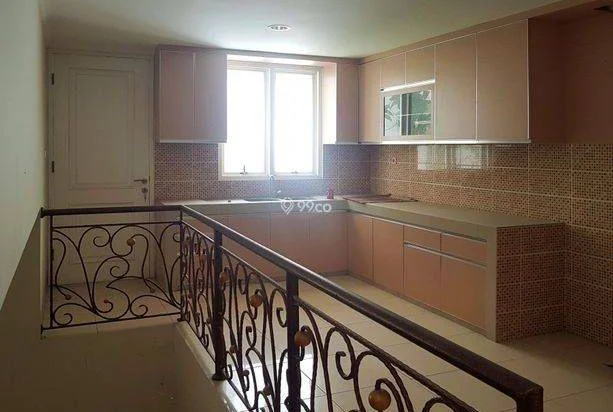Disewakan Rumah di The Crown Residences Pondok Hijau Golf