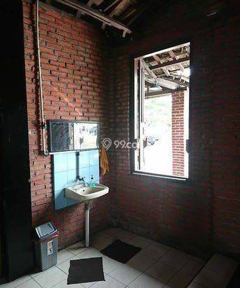 Ruang Usaha Ex Resto di Ambarketawang, Gamping