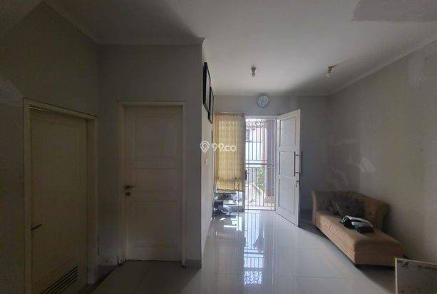 Disewakan Rumah 2.5 Lantai Pada Cluster Michellia Tahap 3 Gading Serpong Semi Furnished Siap Huni