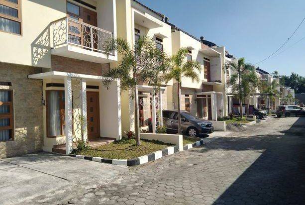 Promo Merdeka Rumah Siap Huni 2 Lantai Di Jogja Lokasi Dekat Umy