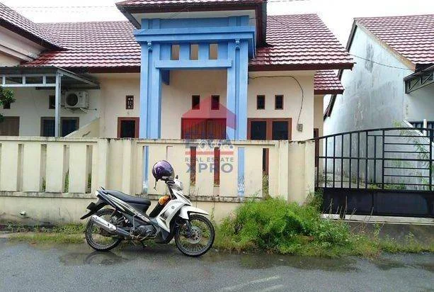 Rumah Bagus Disewa di Jalan Sei Raya Dalam, Komplek Anggrek Permai kota Madya , Pontianak Selatan