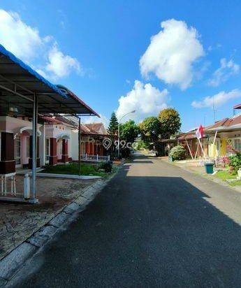 CLUSTER ANGGREK MAS 2, RUMAH CANTIQ SIAP HUNI HARGA DIBAWAH PASARAN, LOKASI TENGAH KOTA