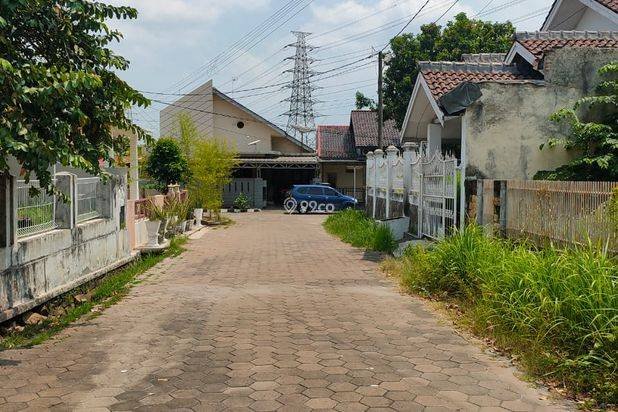 Kost 12 Pintu Arga Merbabu Cilegon 2 Lantai Terjun Bebas dari 2,5M