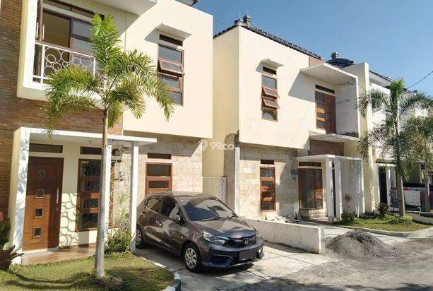 Promo Merdeka Rumah Siap Huni 2 Lantai Di Jogja Lokasi Dekat Umy
