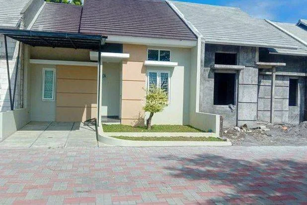 RUMAH SIAP HUNI MURAH FREE SEMUA BIAYA DI PLUNENG