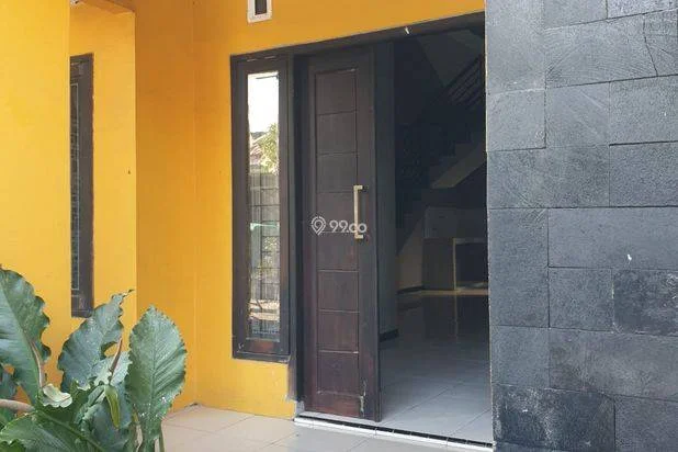 Rumah Dua Lantai Siap Huni dekat Kota jombang