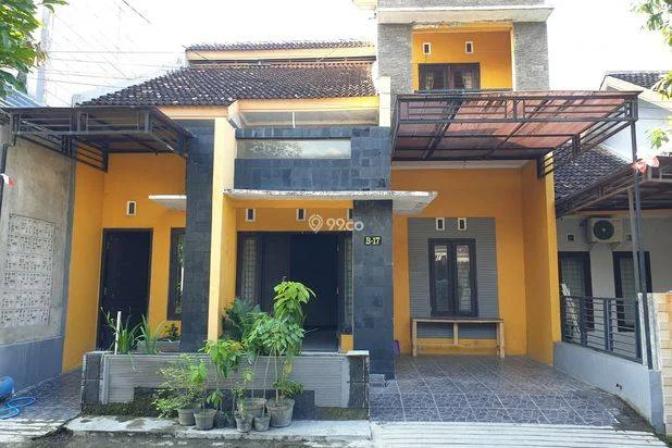 Rumah Dua Lantai Siap Huni dekat Kota jombang