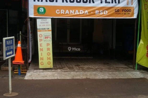 Ruko Granada Square, BSD. Lingkungan ramai, hadap jalan.