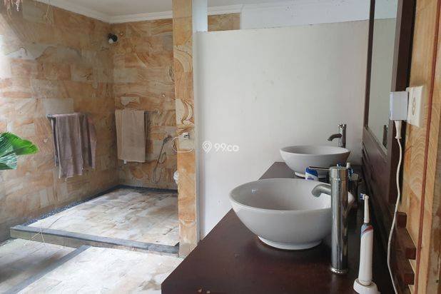Tropical Balinese Freehold Villa Walking Distance To The Beach