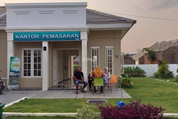 Rumah Siap Huni Posisi Pojok Taman Luas 