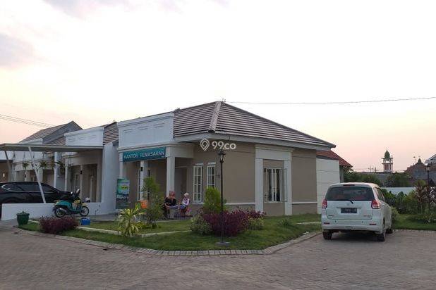 Rumah Siap Huni Posisi Pojok Taman Luas 