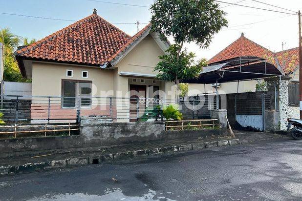 RUMAH MINIMALIS DI PERUMAHAN ELITE TAMAN NUANSA TJAMPUHAN, BLAH BATUH, GIANYAR