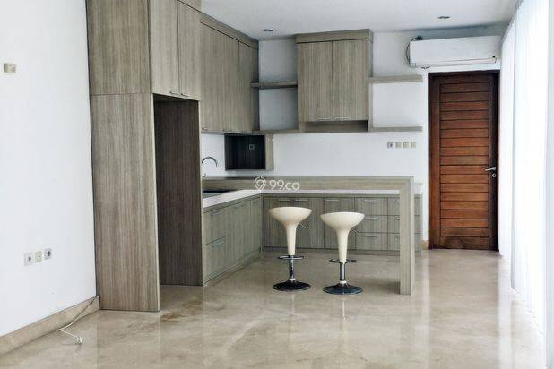 RUMAH MEWAH 3 LANTAI DI DAERAH ELITE RENON