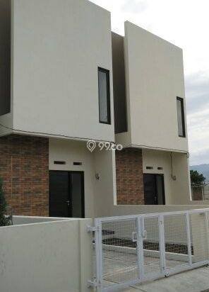 rumah cantik 2 lantai BISA KPR di arcamanik bandung rumah cantik 2 lantai BISA KPR di arcamanik bandung