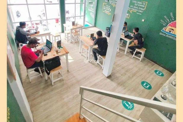Ruko strategis 2 lt pinggir jln raya salemba jakpus