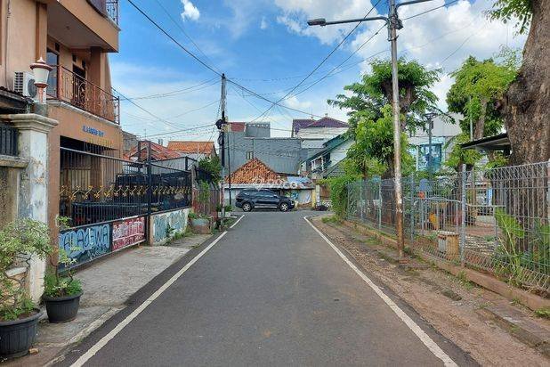 jual rumah tua hoek di Tanah tinggi johar Baru