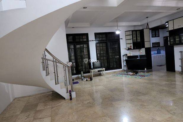 Rumah di Komplek Kavling Polri, Jalan Hadiah Utama, Grogol