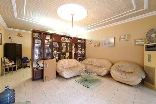 Villa di Komplek Taman Putri Hijau ( Row Komplek Utama )