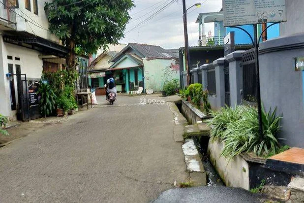 Tanah bonus rumah pinggir jalan di Rawa Kalong Grogol Depok