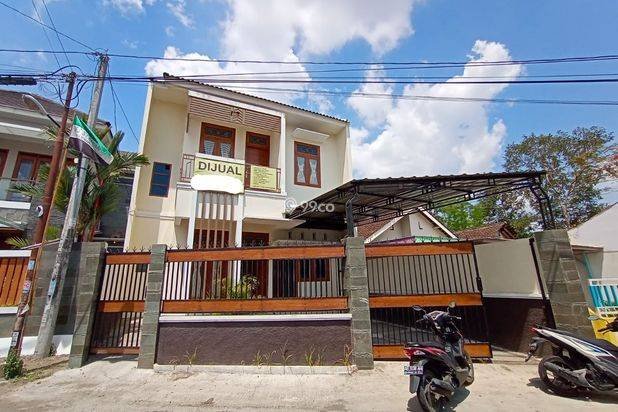 Rumah + Swim pool Mewah, Harga 1000% Murah, Maguwoharjo 1000%