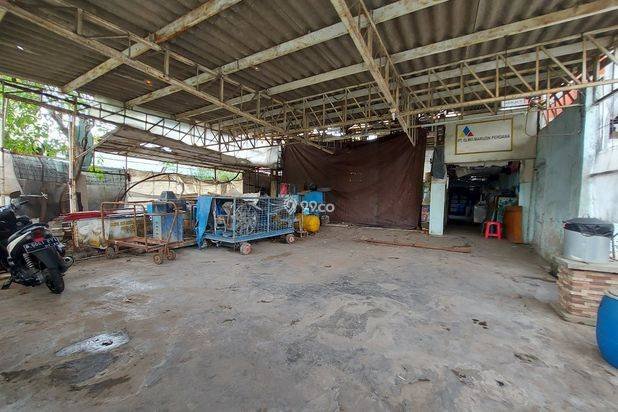 jual rumah tua hoek di Tanah tinggi johar Baru