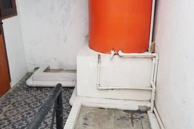 Rumah 2 Lantai Villa Cemara Jalan Raya Sawangan