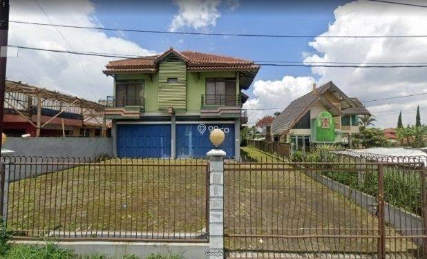 Dijual Murah Rumah mewah 3 lantai dekat wisata Lembang