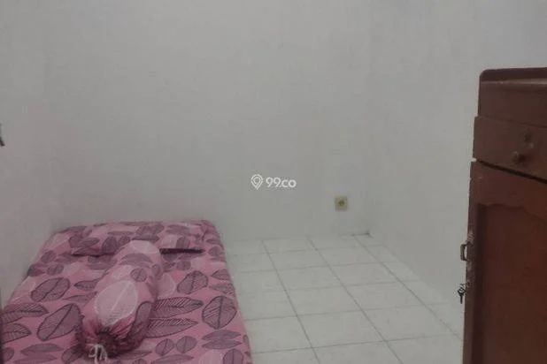 Kost Murah khusus Putri, Bebas Banjir, Strategis