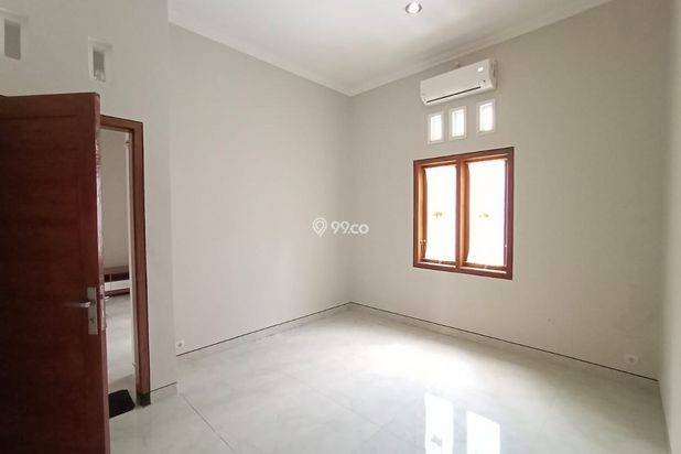 Rumah + Swim pool Mewah, Harga 1000% Murah, Maguwoharjo 1000%
